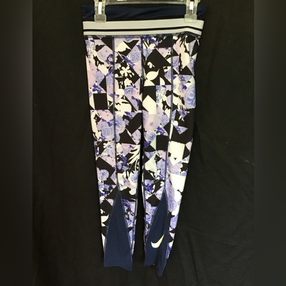 Nike Women's Active Capris - Geometric Floral